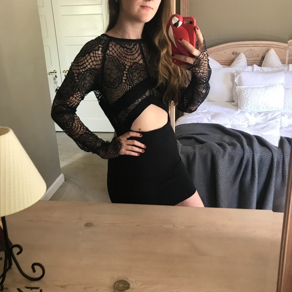 For ♥️&🍋s BLACK LACE SAMPLE DRESS🖤 - Picture 4 of 8